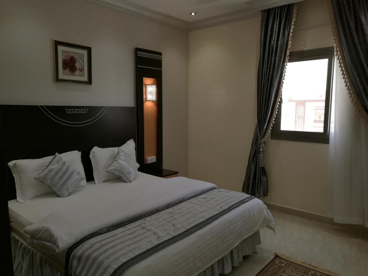 Al Ezzah Palace Hotel Suites Джидда Екстер'єр фото
