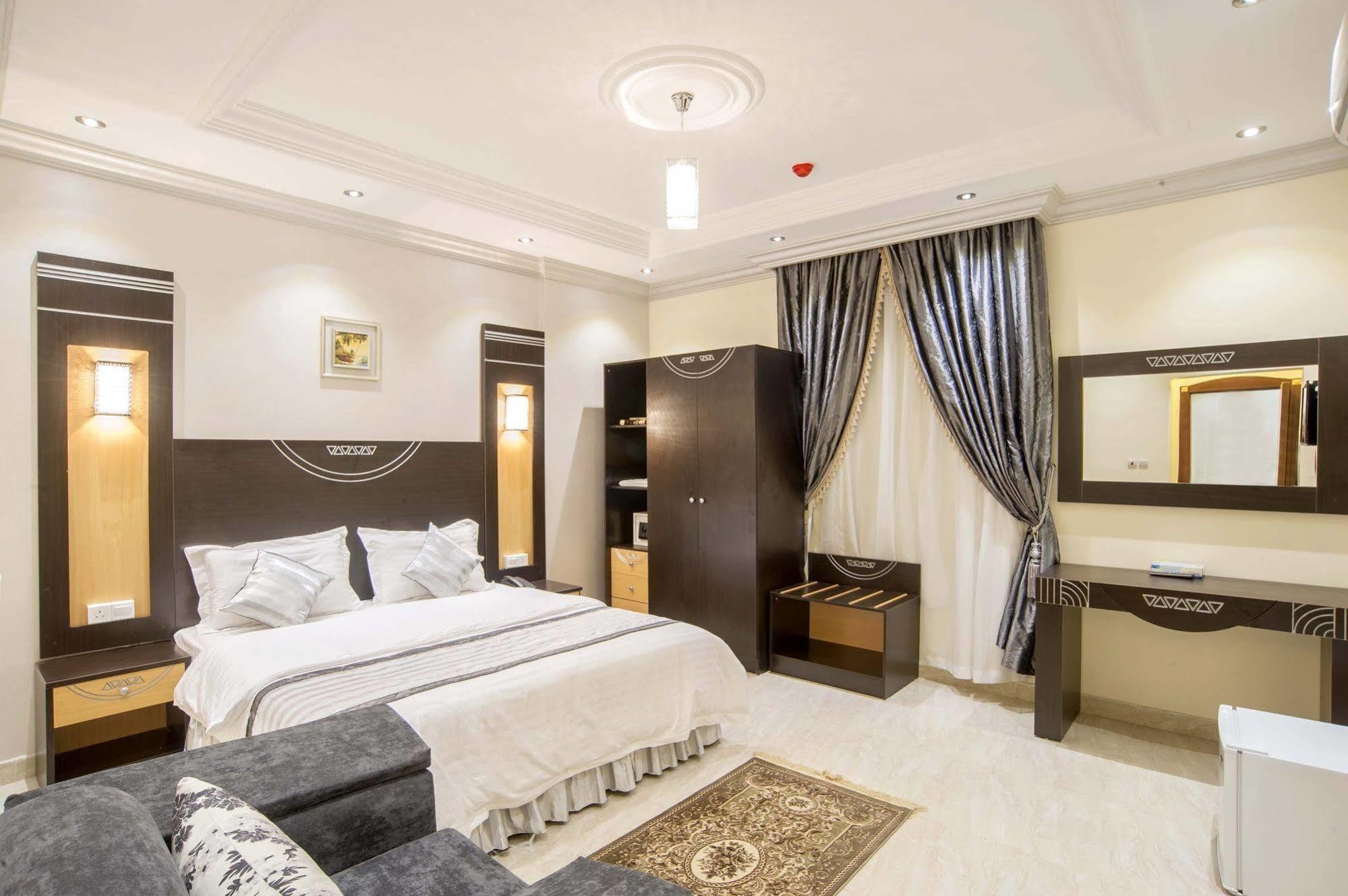 Al Ezzah Palace Hotel Suites Джидда Екстер'єр фото